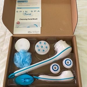 NWT Spin Spa body and facial brush!